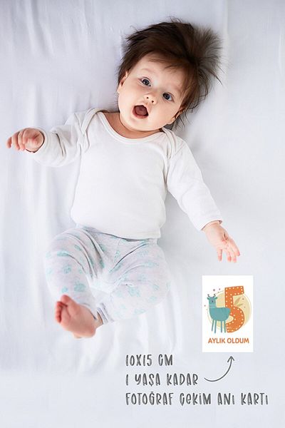 By Nur Erten English Newborn Baby Monthly Photo Shoot Memory Card, Hello World Milestone Cards, Baby Months