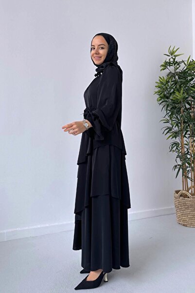 Ka Hijab Φόρεμα με ροζ ζώνη με στρώσεις - Μαύρο