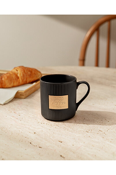 Madame Coco Droit Gold Mug - Black - 385ml