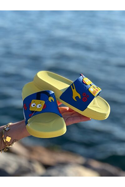 Bold Boutique Robot Patterned Children's Slippers - Non-Slip Sole, for Beach and Bathroom