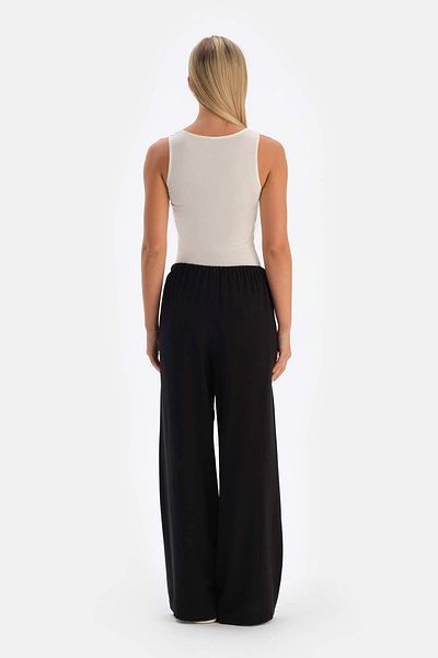 Dagi Ecru Deep U Collar Athlete