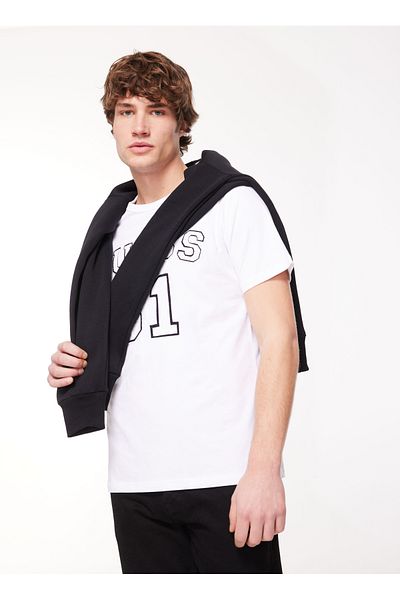 Guess Jednobarevné bílé pánské tričko s výstřihem M4RI22K8FQ4G011_SS CN GUESS 81 PATC
