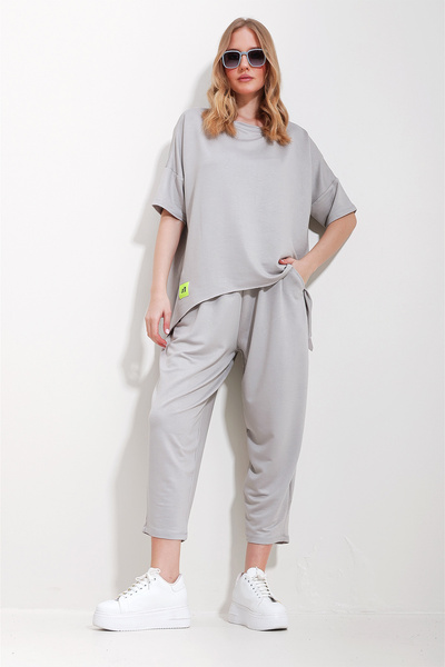 Trend Alaçatı Stili Women's Stone Crew Neck Asymmetric Cut Embroidered Blouse and Trousers Set ALC-X11604