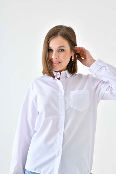 enmodaiçgiyim Cămașă albă de bază pentru femei, model scurt – elegantă, cu croiala dreaptă, pentru utilizare zilnică și la birou, cu buzunare