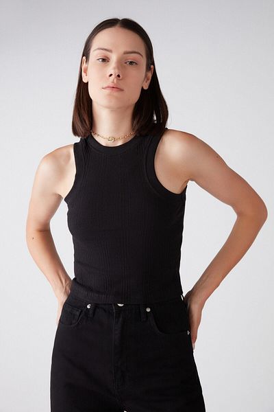 GRIMELANGE Janette Damen-Unterhemd mit Neckholder, unregelmäßigem, geripptem, flexiblem Stoff, körperbetont, schwarz