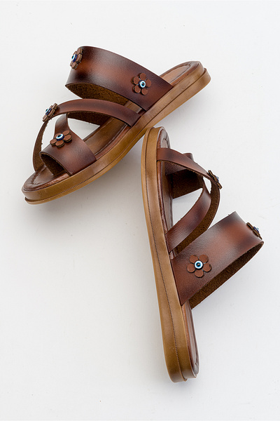 Lively Stylish Δερμάτινες παντόφλες Sally με λεπτομέρειες