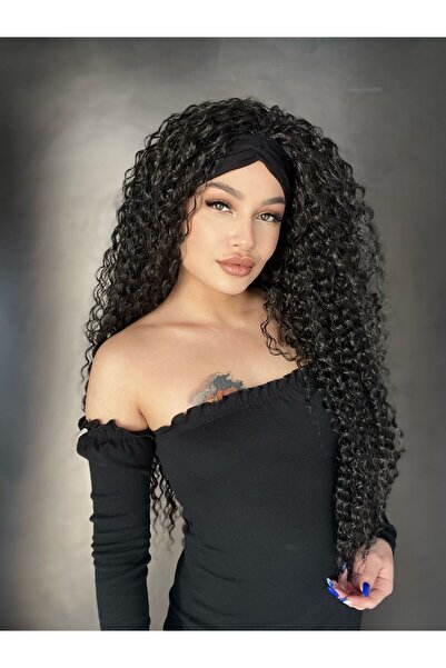 Suzan Peruk Siyah Bandanalı Afro Peruk.Ön kısımda Bandanası vardır .Kişiye öz...