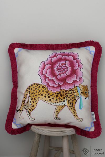 Alseko Concept Husă de pernă decorativă cu ciucuri cu model leopard roz, 43x43cm