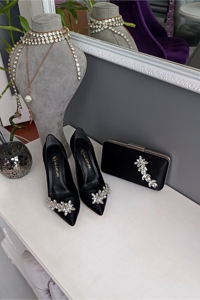 LA CALZATURE Černá saténová taška Set 11cm šampaňské podpatky Star Stone jehlové dámské boty