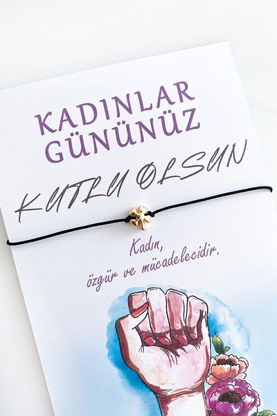 By Nur Erten هدية عيد المرأة سوار الحظ البرسيم 8 مارس