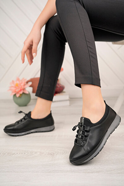 Yazın Ayakkabıları SİYAH İÇİ DERİ BAĞCIK GÖRÜNÜMLÜ ORTOPEDİK GÜNLÜK AYAKKABI