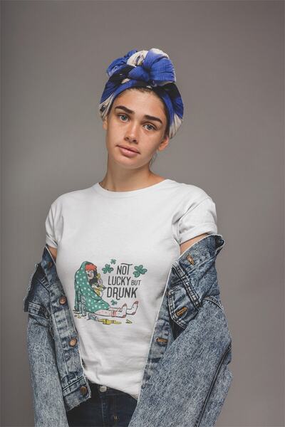 ErTaPassage White Girl cu imprimeu tricou - Nefericit, potrivire standard T69...