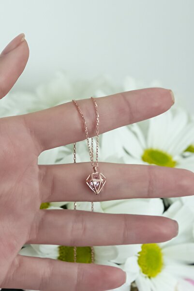Nereze Kadın Şık Tasarım Pembe Taşlı Kolye