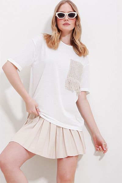 Trend Alaçatı Stili Women's White Crew Neck Two Thread T-Shirt with Knitted Pockets ALC-X11587
