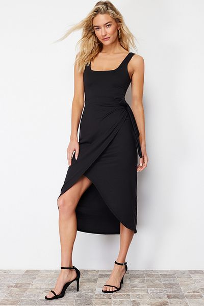 Trendyol Collection Κλείσιμο μαύρο με περιτύλιγμα Λεπτομερές εύκαμπτο πλεκτό φόρεμα μίντι TWOSS24EL00240