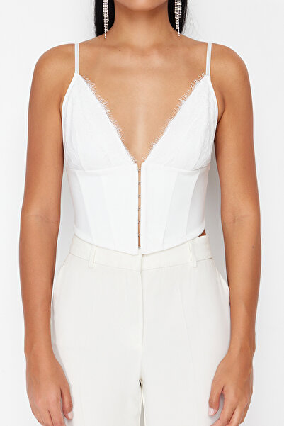 Trendyol Collection Біле мереживне бюст'є укороченого крою на підкладці та з малюнком TPRAW23BS00045