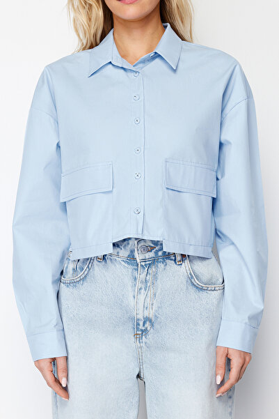 Trendyol Collection Kék szőtt Crop ing - zsebrészlet, normál szabású TWOSS24GO00098