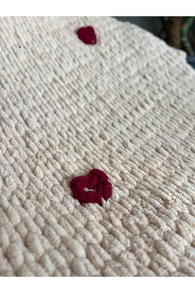 Missworble Puffy Hand Knitted Tv Blanket Heart Pattern Valentine's Day Cream