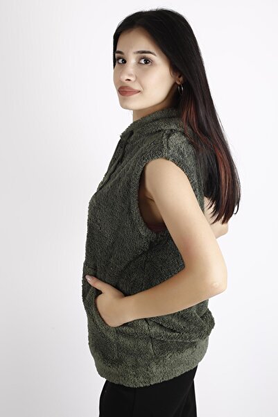 Azıcık Akıllı Kadın Haki Peluş Yumoş Fermuarlı Kapüşonlu Yelek 22kylkpelo