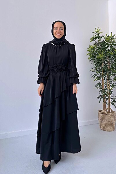 Ka Hijab Φόρεμα με ροζ ζώνη με στρώσεις - Μαύρο