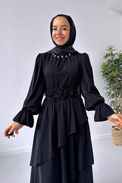 Ka Hijab Φόρεμα με ροζ ζώνη με στρώσεις - Μαύρο