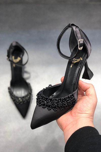Benimsitilimbu Black Satin Pearl Design