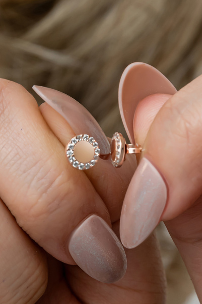 Nereze 925 Ayar Gümüş Rose Kaplama Minimal Zirkon Taşlı Yuvarlak Küpe