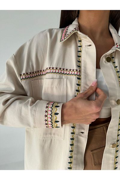 Laluvia Steinfarbenes, besticktes Gabardine-Hemd aus 100 % Baumwolle