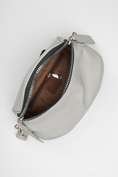 Jacquline IM357-5 ZIPPER DETAILED LEATHER CROSSBODY BAG WOMEN