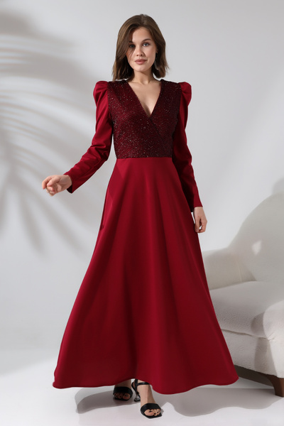 Fasmia فستان باللون الأحمر الداكن بأكمام جيجوت وياقة متقاطعة F141