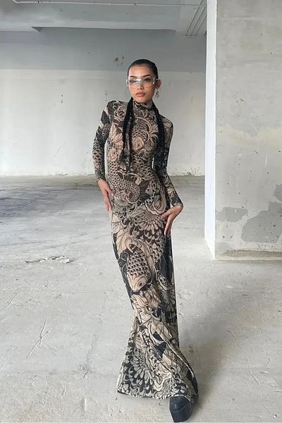World Fashion Trends Εύκαμπτο τούλι φόρεμα και εσωτερικό με σχέδιο ψαριού με τατουάζ