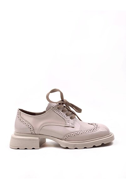 Les Passent Десять лакованих шкіряних туфель Genn на шнурівці для повсякденно...