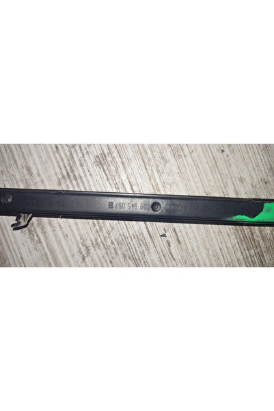 Audi A4 S4 A3 A6 ARKA ORTA ÜÇÜNCÜ FREN LAMBASI 3.STOP 8D9945097B.