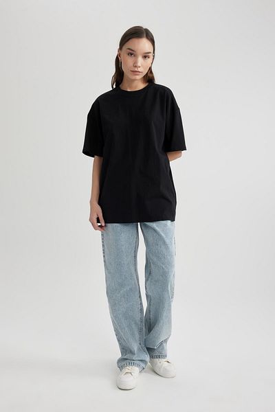 DeFacto Oversize Wide Fit tričko s krátkým rukávem a výstřihem V4136Az24Sp