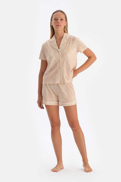 Dagi Pyjama-Set mit beigefarbenem Hemd und Shorts mit Zebramuster