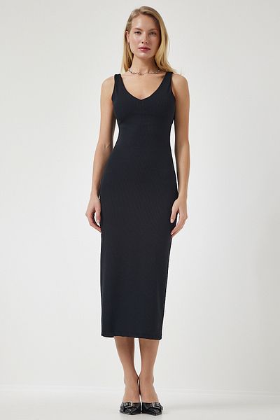 Happiness İstanbul Schwarzes geripptes Strickkleid mit Trägern und V-Ausschnitt für Damen MC00261