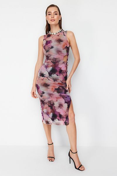 Trendyol Collection Stílusos estélyi ruha színes tüll ablakrészlettel - TPRSS24EL00051