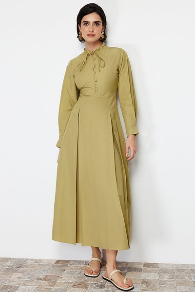Trendyol Modest Khaki tkané šaty s detailem kravaty - zapínání, TCTSS24EB00149