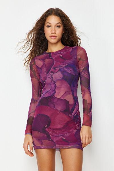 Trendyol Collection Többszínű, nyomott tüllbe illeszkedő, rugalmas mini kötött ruha TWOAW24EL00135