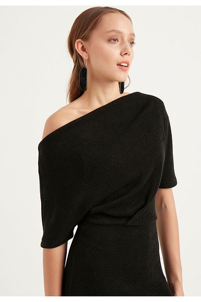 Herita Kleid mit tiefen Schultern