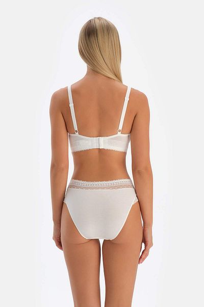 Dagi Weißes Höschen mit Spitzendetails und gebrochenem Slip
