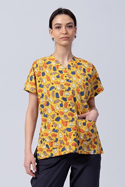 Medikal Dolap Pios Kadın Renkli Kedilerim Desenli Likralı Üniforma-Scrubs-Tek Üst