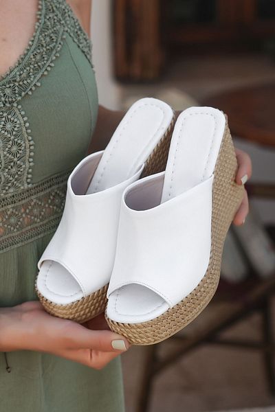 LEYDİ SHOES Λευκές γυναικείες παντόφλες με σόλα Mango