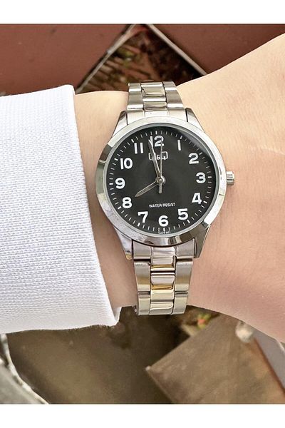 Q&Q Women's Metal Cord Wristwatch