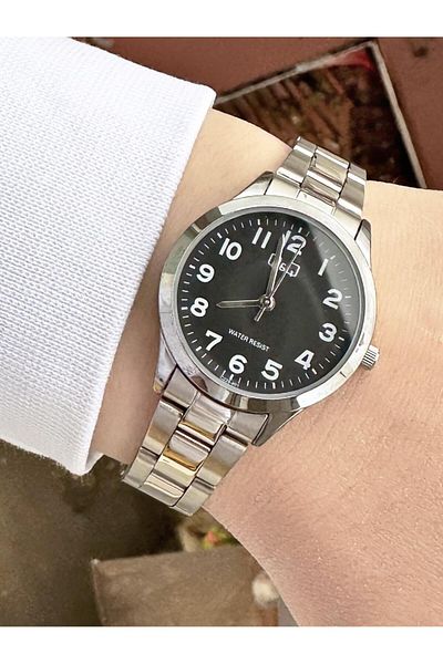 Q&Q Women's Metal Cord Wristwatch