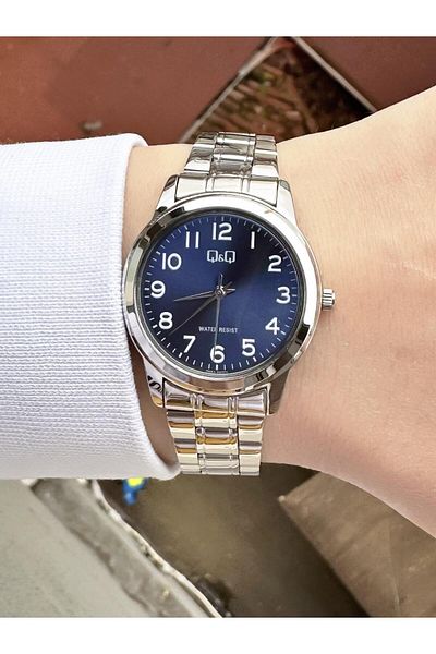 Q&Q Women's Metal Band Wristwatch
