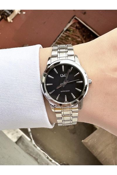 Q&Q Women's Metal Cord Wristwatch