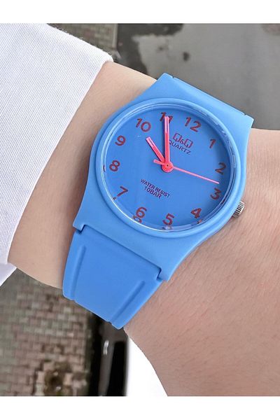 Q&Q Women's Waterproof Plastic Cord Wristwatch