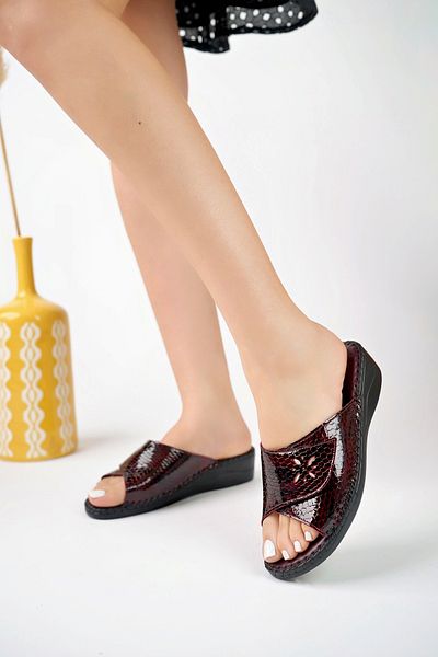 Akgün Terlik Papuci de damă din piele naturală Claret Red Honeycomb cu talpă ortopedică
