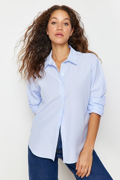 Trendyol Collection Světle modrá bavlněná tkaná košile volného střihu TWOAW20GO0107